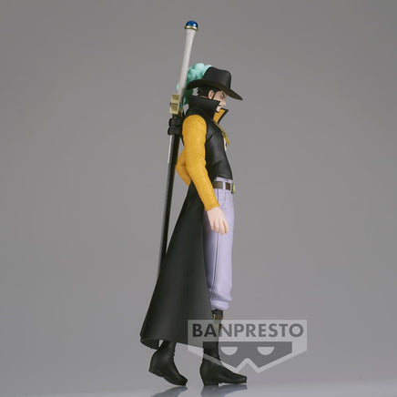 Banpresto One Piece - Dracule Mihawk The Shukko Vinyl Figure by Bandai Spirits - Up-to-the-minute @upttm.com