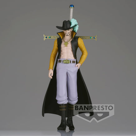 Banpresto One Piece - Dracule Mihawk The Shukko Vinyl Figure by Bandai Spirits - Up-to-the-minute @upttm.com